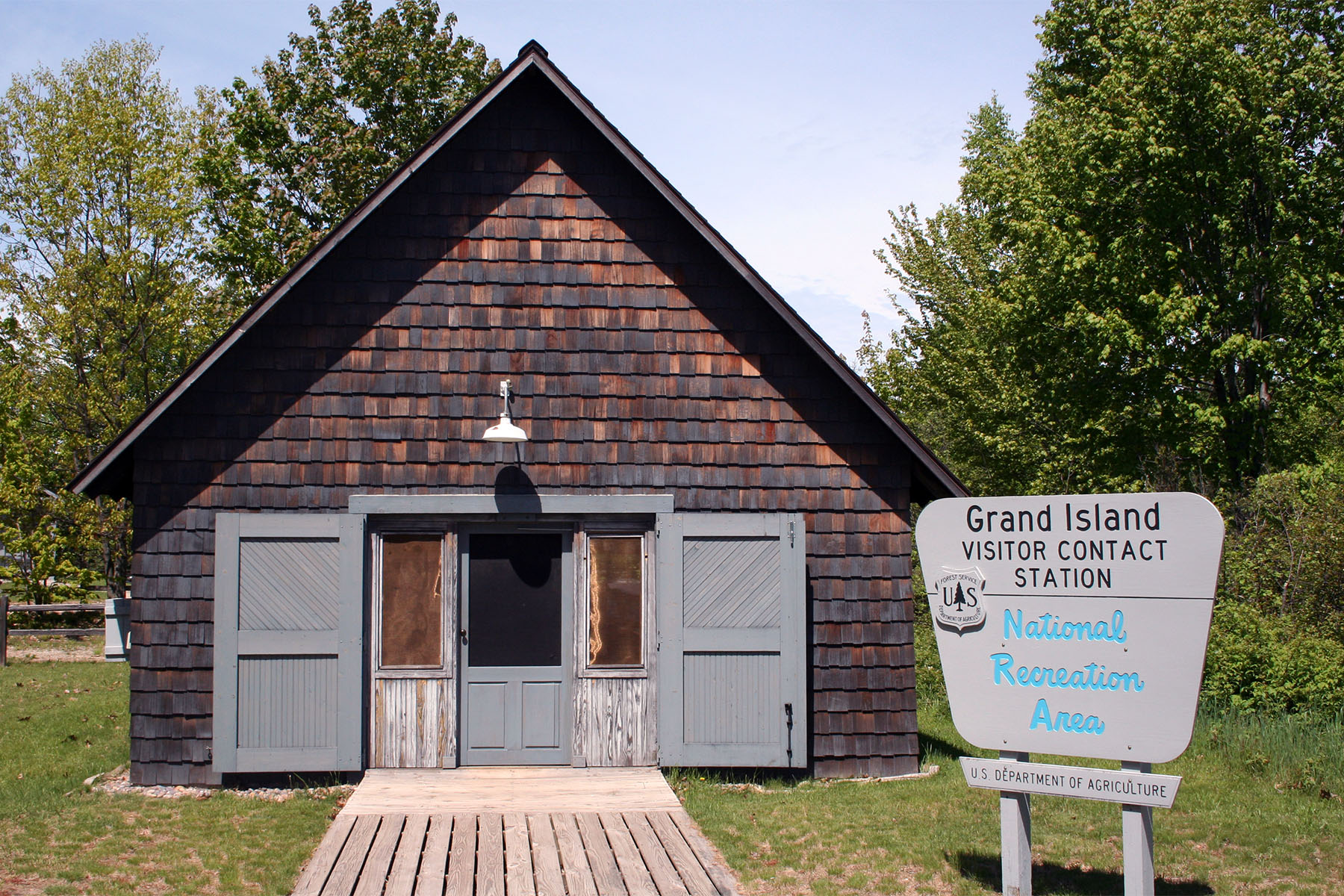 Grand Island Visitor Contact Station